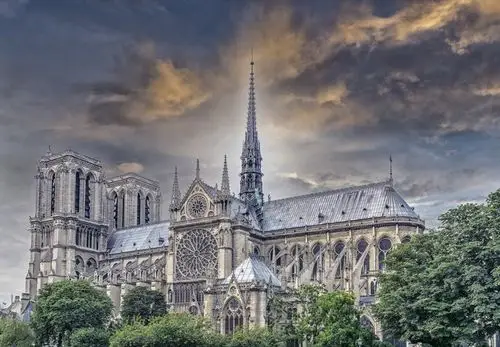 巴黎圣母院钟楼里真的有怪人吗?这15座传奇钟楼,才是必打卡地标