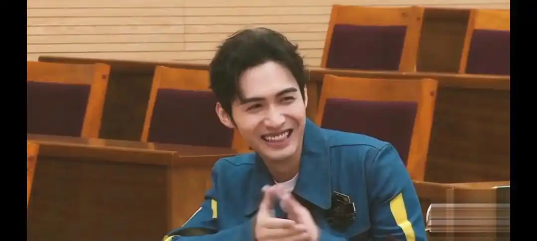 张彬彬笑起来太好看了,哭起来更是要人命的好看