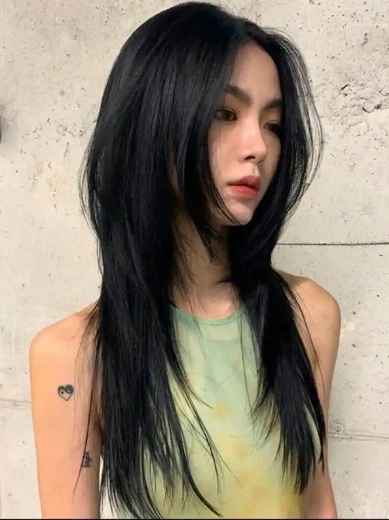 又酷又减龄的高层次长发太美了 不用考虑长度 以头发的结构来表达发型