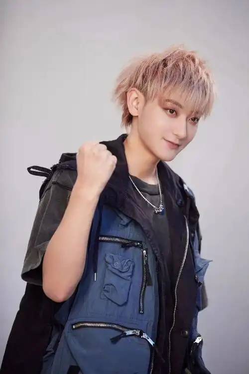 黄子韬丨阳光帅气男神高清壁纸图片精选