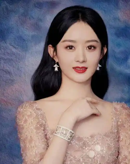 两人现在也已经离婚,但离婚的消息似乎没有影响到赵丽颖的事业,反而在