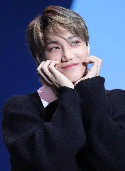 金钟仁想和粉丝一起吹蜡烛,把好友赶出家门,粉丝:文圭在线失宠