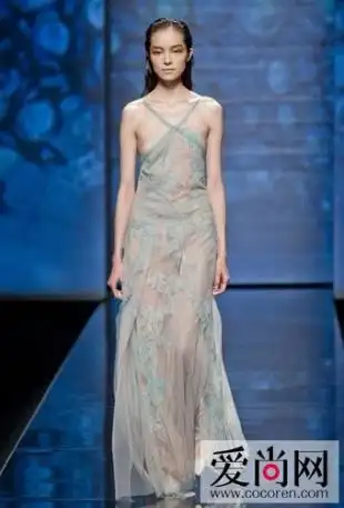 或薄透或镂空 中国超模t台展露性感魅力(1)_时尚_光明网