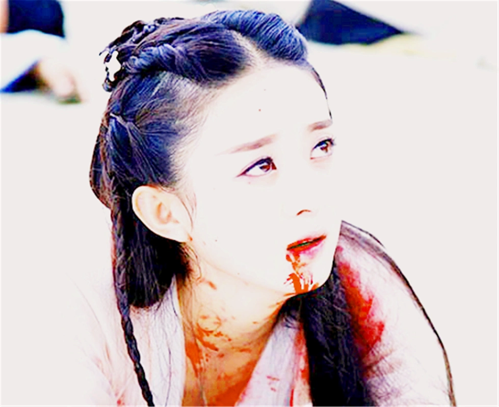 盘点明星吐血照,赵丽颖虐心,杨幂销魂,最后一图是来搞笑的吗?