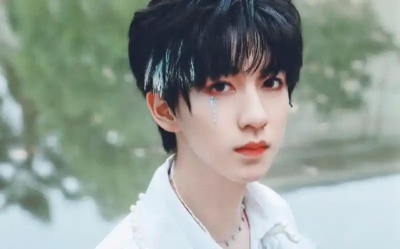 【贺峻霖】霖霖这个回眸也绝绝子~回眸杀yyds啊!