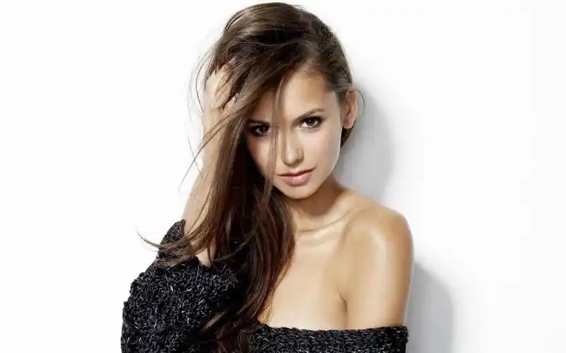 加拿大美女明星妮娜杜波夫桌面壁纸第9张