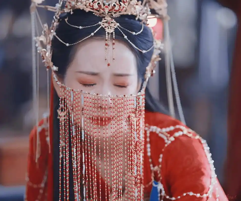 天选古装美人陈都灵!《长月烬明》仅凭哭戏便打了场"翻身仗"