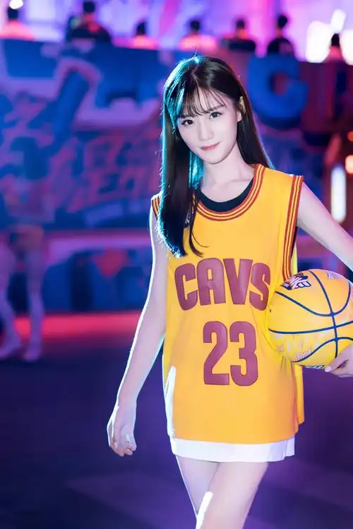 陈意涵《这!就是灌篮》曝最新写真帅气随性运动感十足