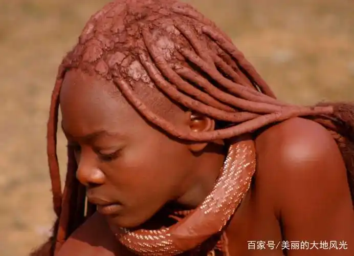 非洲原始部落女性以赤裸为美婚前生下别人后代丈夫会很高兴