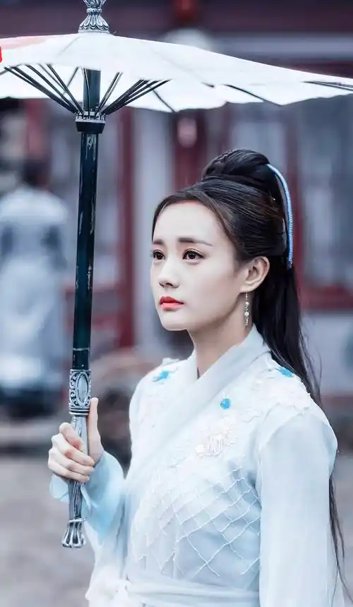 穿上白色古装的女星谁最有仙气_刘亦菲_陈钰_感觉