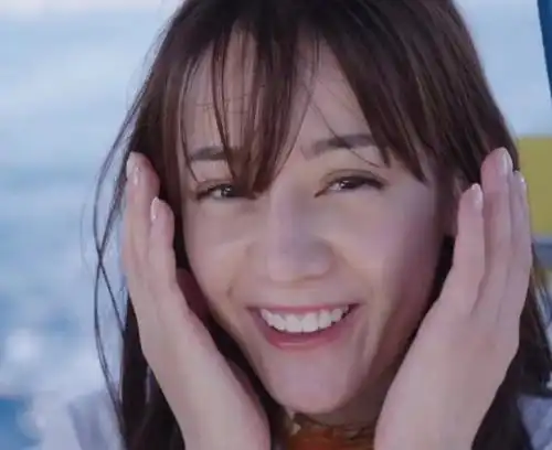 迪丽热巴被恶意爆丑照?脸瘦到脱形,法令纹明显直接成老阿姨!