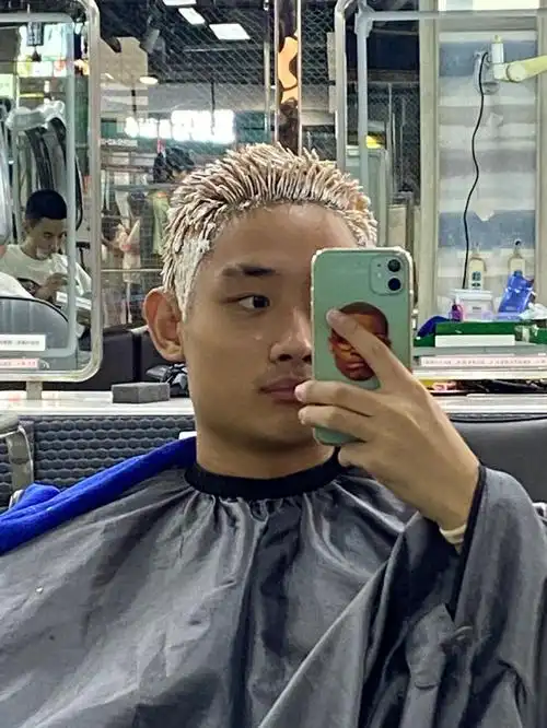 黑皮77寸头染yyds