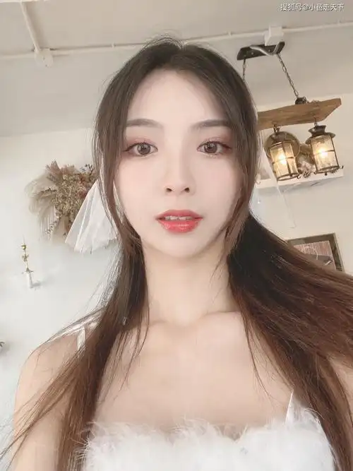 许杨玉琢白色天使装扮性感写真