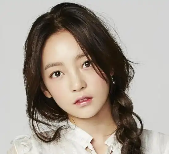 李胜利被质疑害死具荷拉!记者曝出关键信息,具荷拉自杀疑点重重