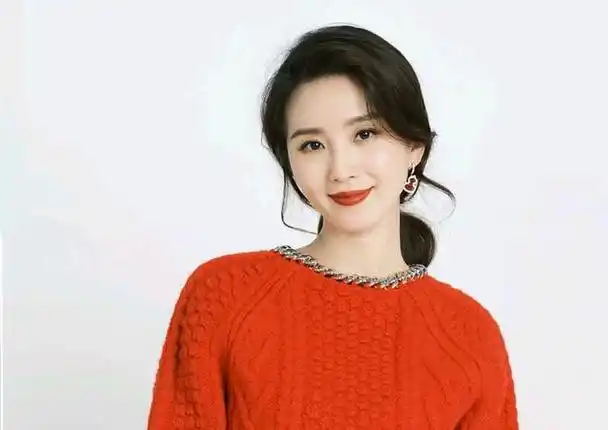 一张素颜就能上热搜,刘诗诗究竟有什么魅力?