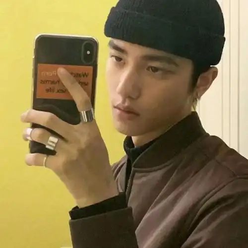 手机控男生自拍头像高清超帅图片真实的帅气男生自拍照真人