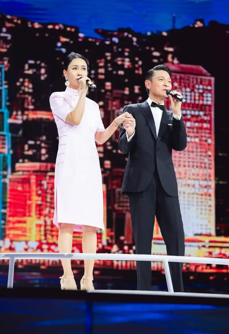 刘德华那英时隔24年再合作 合唱歌词触动两人状态佳_娱乐频道__中国