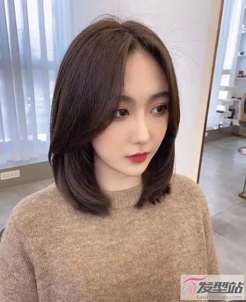 2021新款直发锁骨发推荐 甜美减龄百搭不挑人_发型站_最新流行发型