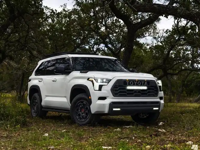 个个都是狠角色丰田3款硬派越野车将面世订车要等4年