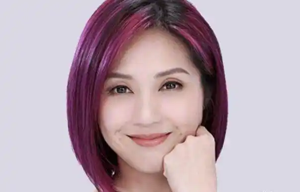 曾经的梦想是当优秀的护士,如今成了优秀的演员,她就是杨千嬅_小时候