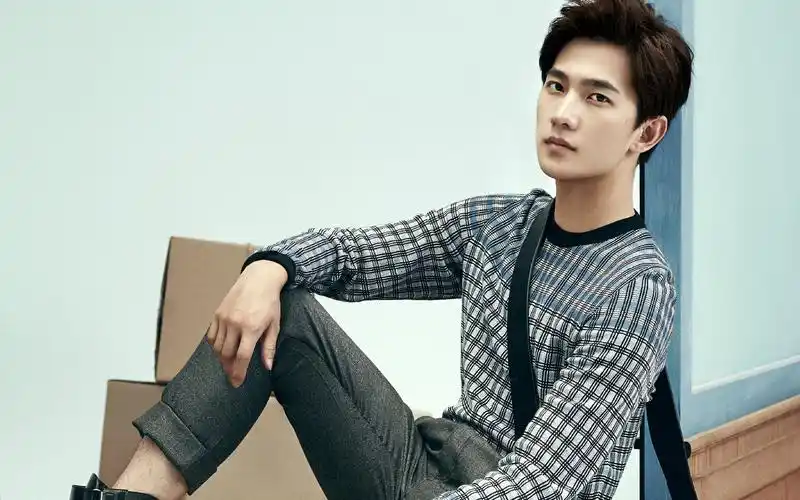 杨洋 帅气宽屏壁纸壁纸图片