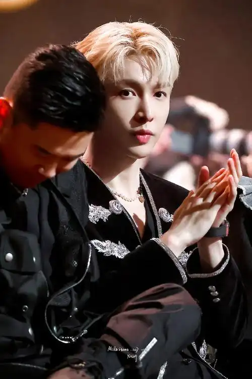 张艺兴[超话]##微博音乐盛典