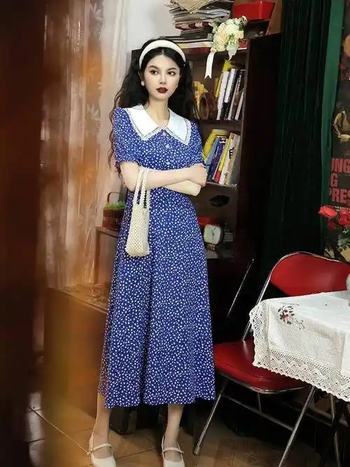 18种碎花连衣裙搭配,好看一整个夏天