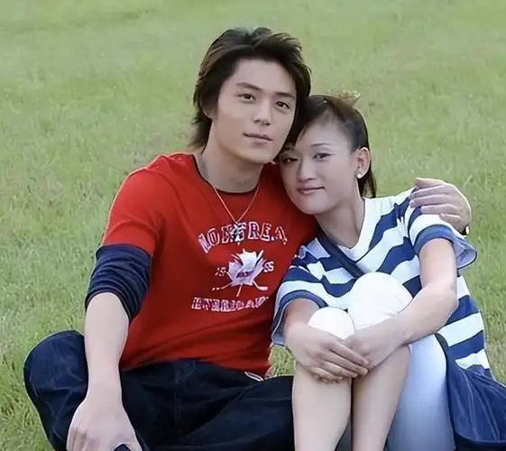 霍建华和陈乔恩是在拍电视剧《千金百分百》的时候认识的,两个人在