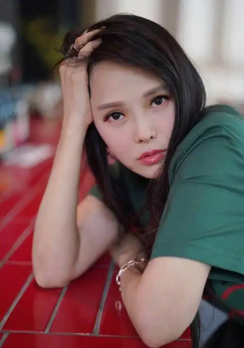 紧咬不放?作者海菱举报伊能静还有后续,两人从浪姐就开始结怨