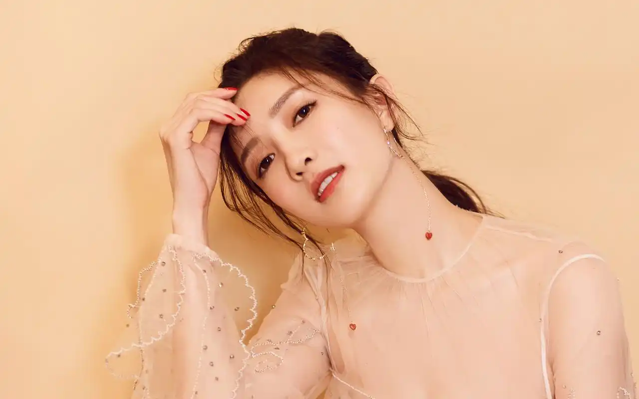 江疏影蕾丝礼服性感图片桌面壁纸