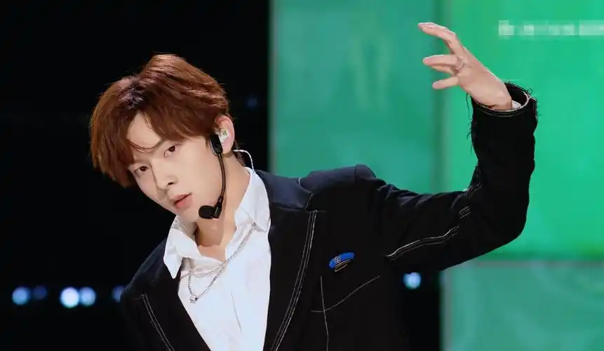 创造营2021首播刘逸云实力不俗国际化选手融合喜忧参半