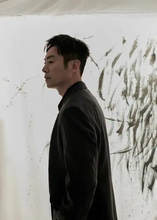 朱亚文华表奖出发##朱亚文国风泼墨氛围出发图