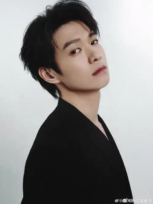 魏大勋 工作室出图!很绝!