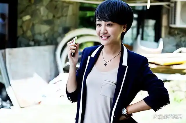 主播左岩:曾和杨迪传绯闻,离开浙江卫视后,低调嫁普通人也幸福