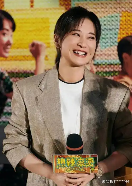 热辣滚烫贾玲逆袭记春节档新女神的百斤变身大反转