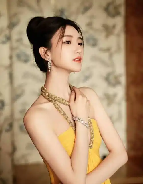 刘亦菲是仙女,金晨长相尴尬,黄奕被嘲太丑_杨幂_刘诗诗_黑色