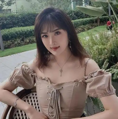 出道的华为二公主姚安娜:为什么人们都不喜欢我