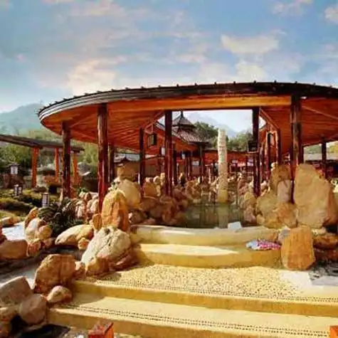 p>庐山天沐温泉度假村位于庐山山南景区温泉镇,临环庐山公路,昌九