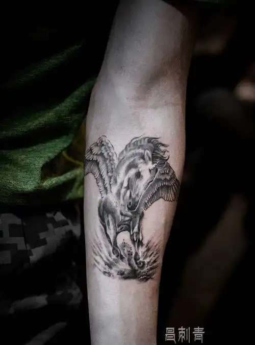 作品纹身图片_成品手臂手部清新欧美原创几何静物字符纹身图案tag标签