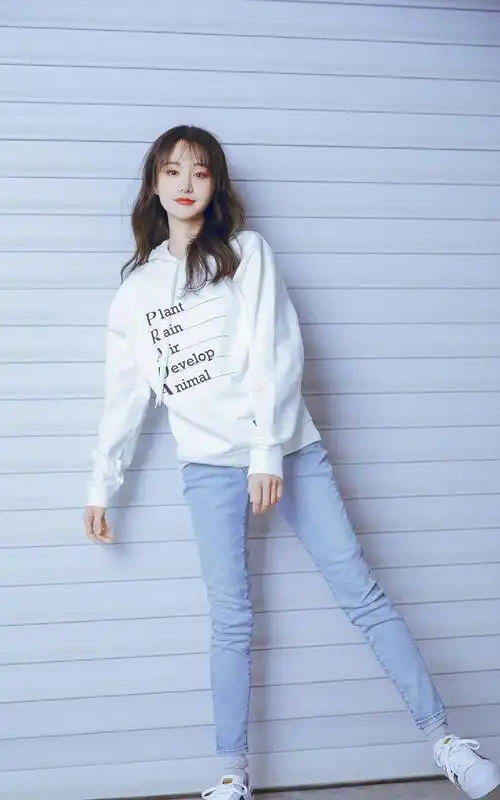 郑爽图集,优越的长直美腿_高清图集_新浪网