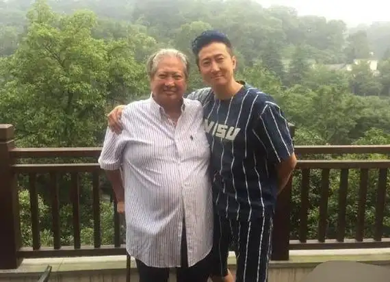 洪金宝,洪天明(资料图)据香港媒体报道,洪天明,导演陈嘉上,唐文龙昨晚