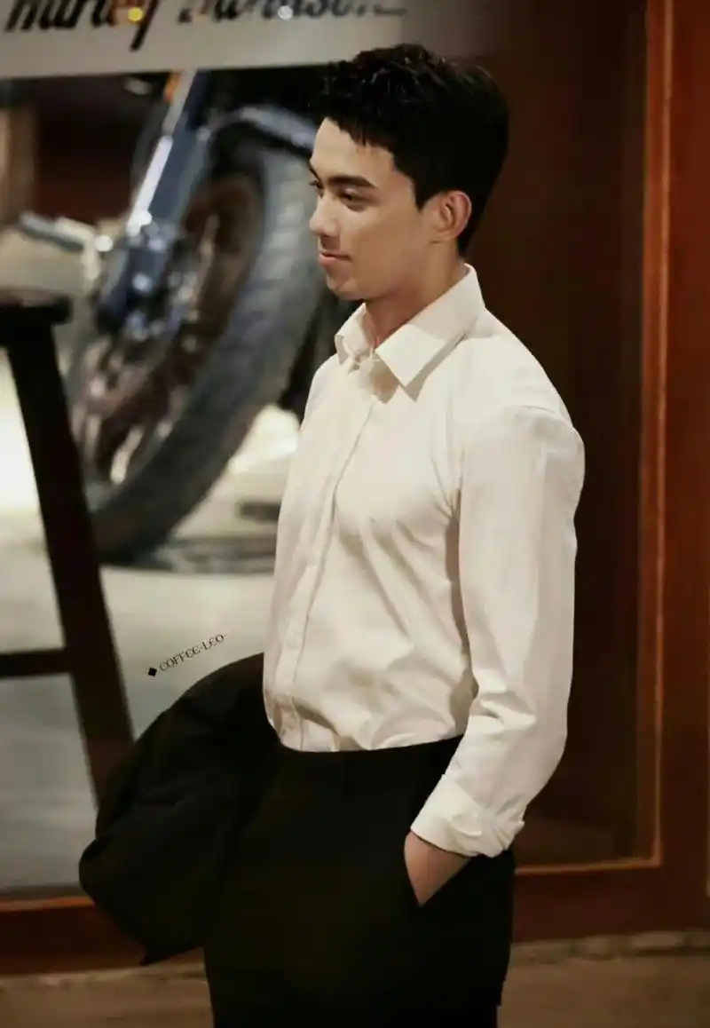 吴磊《在暴雪时分》饭拍路透