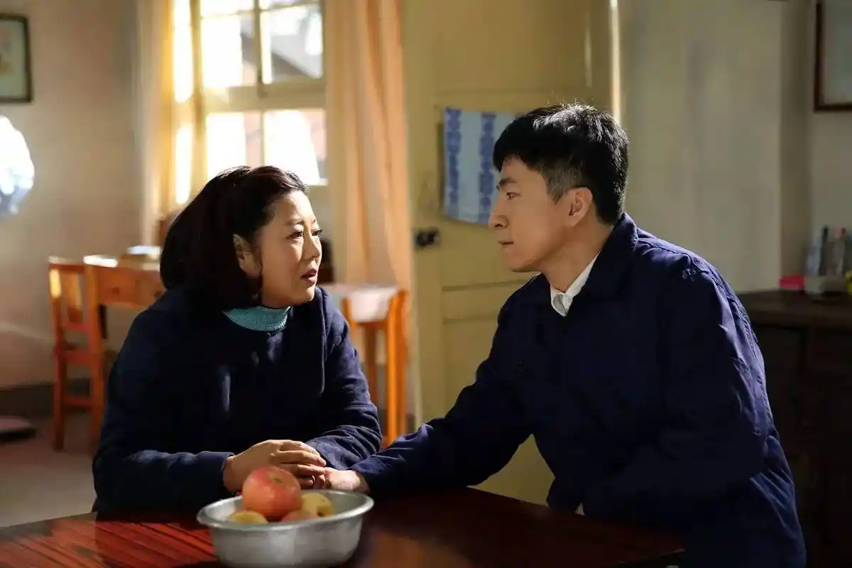 写亲情不受待见?《黄大妮》不分辩,甩来一张收视成绩图