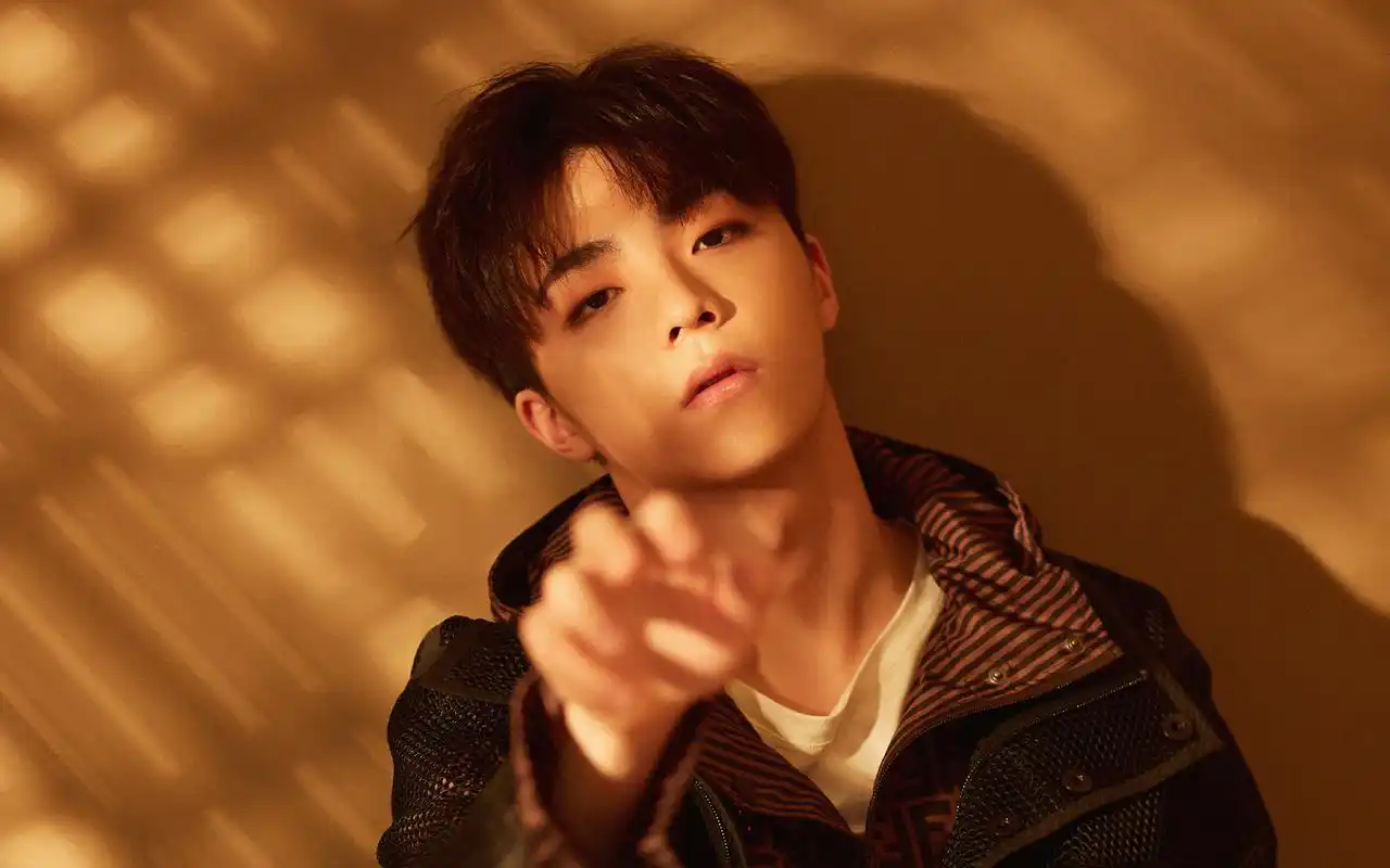 陈立农帅气图片桌面壁纸