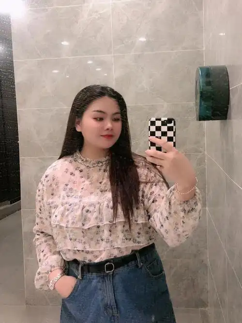 150斤158cm的矮胖妹给我点建议