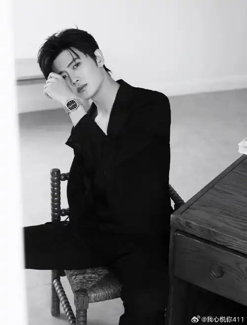 任嘉伦超话  从热血乒乓小将,到爱岗敬业机场地勤,从积极选秀唱跳歌手