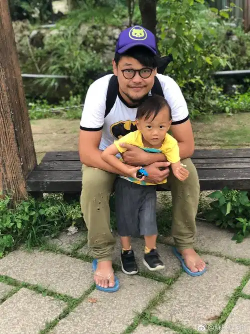 苏打绿贝斯手谢馨仪老公是谁 谢馨仪跟张悬好像对比