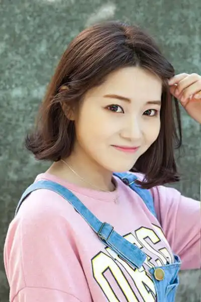 中分卷发发型图片轻松hold住女神范儿