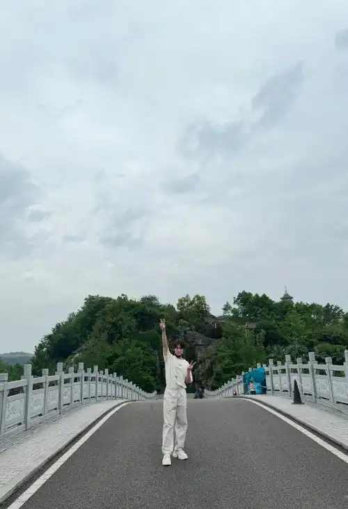 早安咪语##张真源去园博园了