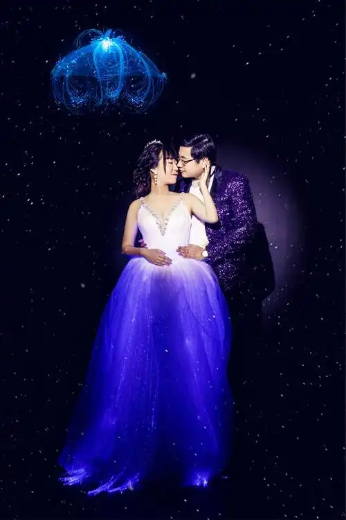 王凯 周莹 结婚照